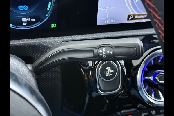 Mercedes-Benz CLA-Klasse 250e AMG // Keyless Entry // Sfeerverlichting // Camera // 19" AMG Velgen // Apple Carplay // Android Auto // Privacy Glas