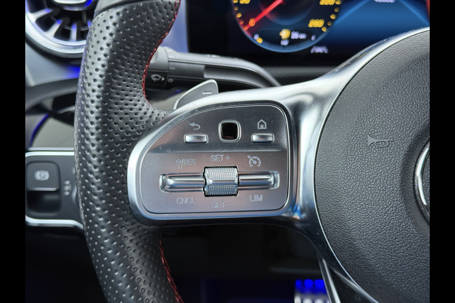 Mercedes-Benz CLA-Klasse 250e AMG // Keyless Entry // Sfeerverlichting // Camera // 19" AMG Velgen // Apple Carplay // Android Auto // Privacy Glas