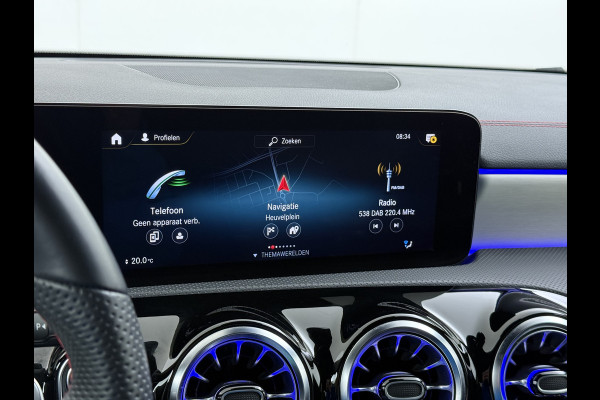 Mercedes-Benz CLA-Klasse 250e AMG // Keyless Entry // Sfeerverlichting // Camera // 19" AMG Velgen // Apple Carplay // Android Auto // Privacy Glas