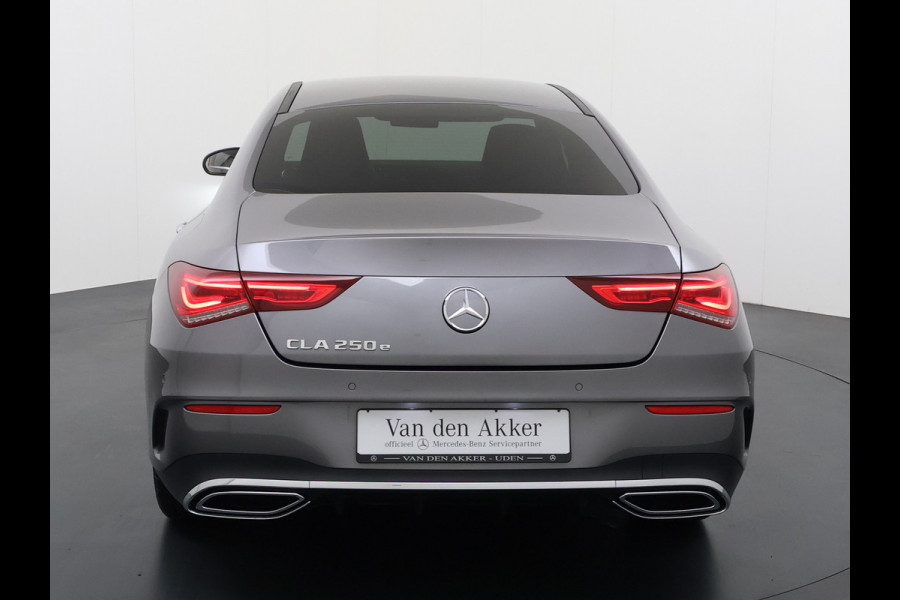 Mercedes-Benz CLA-Klasse 250e AMG // Keyless Entry // Sfeerverlichting // Camera // 19" AMG Velgen // Apple Carplay // Android Auto // Privacy Glas