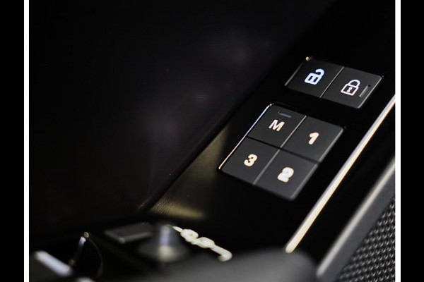 Land Rover Range Rover Velar 2.0 P400e AWD Dynamic SE PHEV / New Model / Acc / Lane Assist / Dode Hoek / Leder / Open Panoramadak