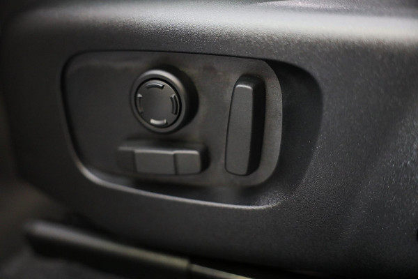 Land Rover Range Rover Velar 2.0 P400e AWD Dynamic SE PHEV / New Model / Acc / Lane Assist / Dode Hoek / Leder / Open Panoramadak