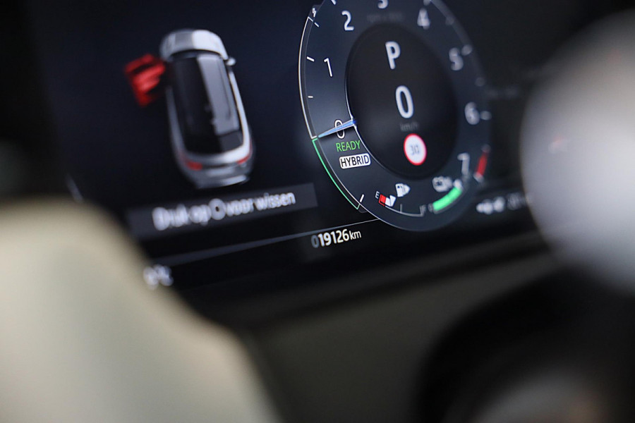 Land Rover Range Rover Velar 2.0 P400e AWD Dynamic SE PHEV / New Model / Acc / Lane Assist / Dode Hoek / Leder / Open Panoramadak