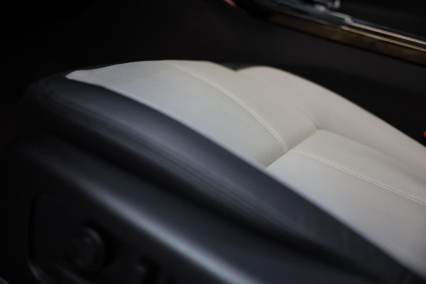 Land Rover Range Rover Velar 2.0 P400e AWD Dynamic SE PHEV / New Model / Acc / Lane Assist / Dode Hoek / Leder / Open Panoramadak