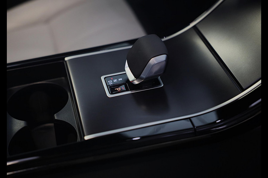 Land Rover Range Rover Velar 2.0 P400e AWD Dynamic SE PHEV / New Model / Acc / Lane Assist / Dode Hoek / Leder / Open Panoramadak