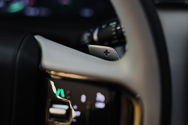 Land Rover Range Rover Velar 2.0 P400e AWD Dynamic SE PHEV / New Model / Acc / Lane Assist / Dode Hoek / Leder / Open Panoramadak