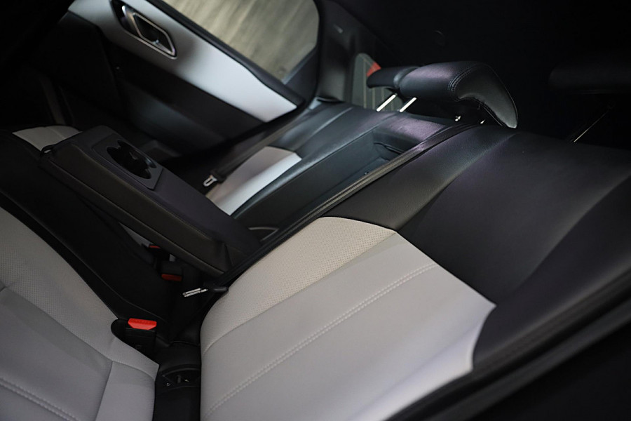 Land Rover Range Rover Velar 2.0 P400e AWD Dynamic SE PHEV / New Model / Acc / Lane Assist / Dode Hoek / Leder / Open Panoramadak