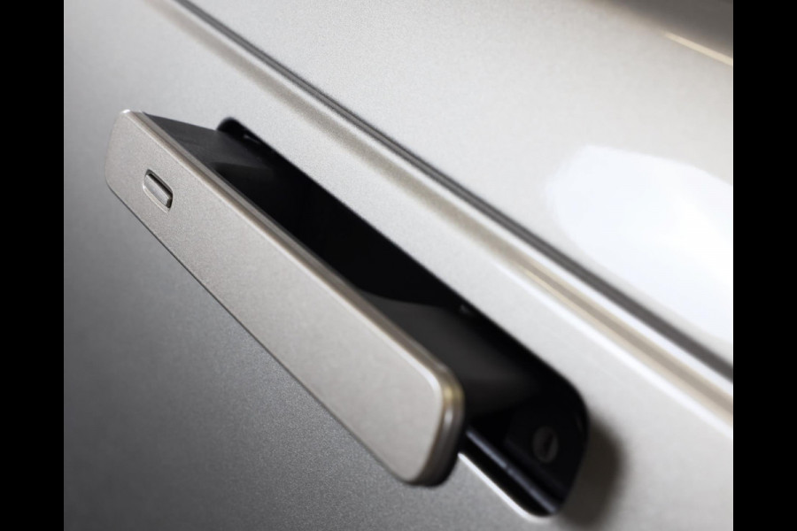 Land Rover Range Rover Velar 2.0 P400e AWD Dynamic SE PHEV / New Model / Acc / Lane Assist / Dode Hoek / Leder / Open Panoramadak