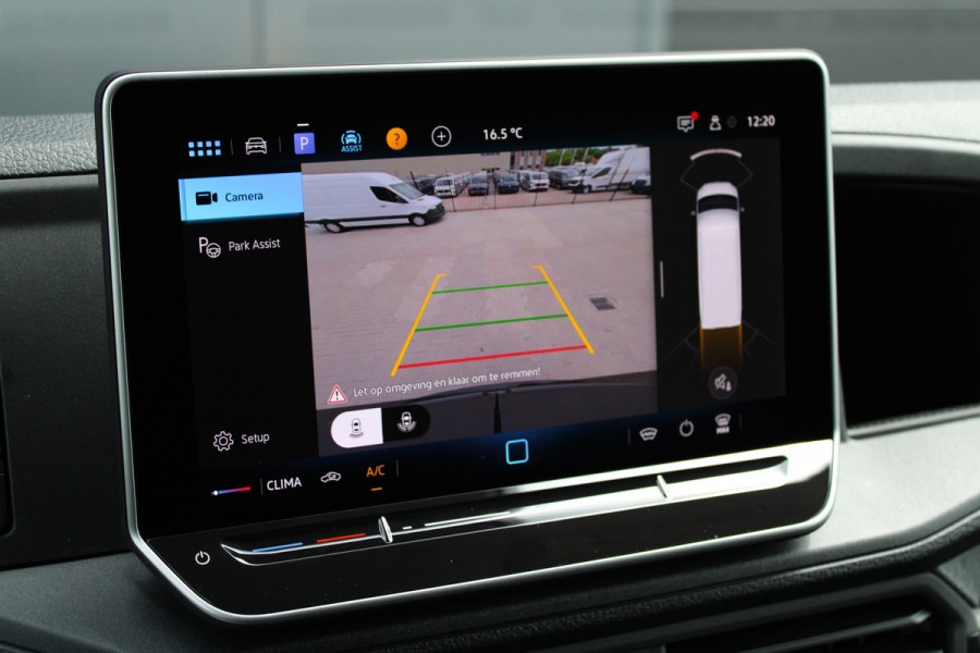 Volkswagen Crafter 30 2.0 TDI L3H3 140pk - Navigatie - DAB - Geveerde Stoel - Camera - Carplay - Rijklaar