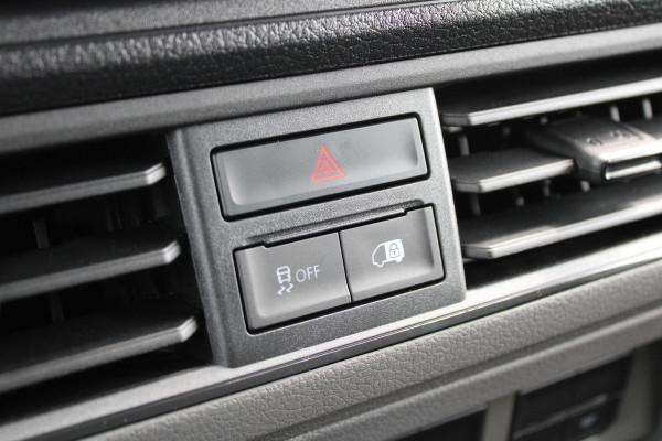 Volkswagen Crafter 30 2.0 TDI L3H3 140pk - Navigatie - DAB - Geveerde Stoel - Camera - Carplay - Rijklaar