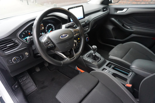 Ford FOCUS Wagon 1.0 EcoBoost 125PK Hybrid Connected/Comfortstoel/ Trekhaak afneembaar.