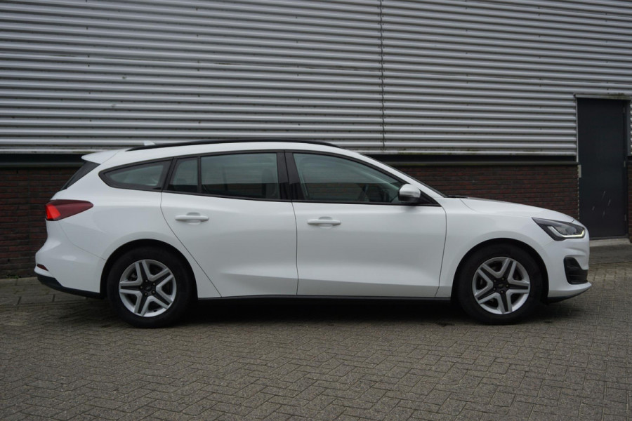 Ford FOCUS Wagon 1.0 EcoBoost 125PK Hybrid Connected/Comfortstoel/ Trekhaak afneembaar.