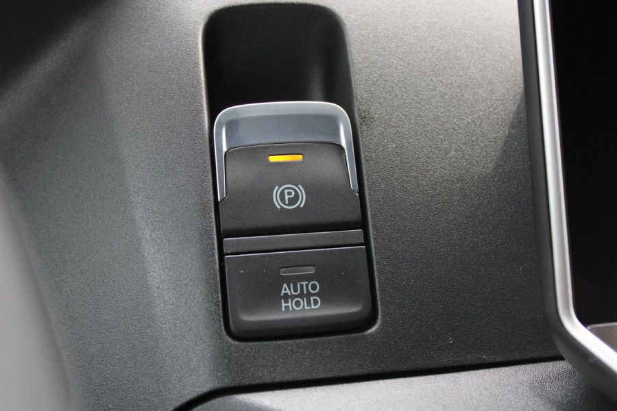 Volkswagen Crafter 30 2.0 TDI L3H3 140pk - Navigatie - DAB - Geveerde Stoel - Camera - Carplay - Rijklaar