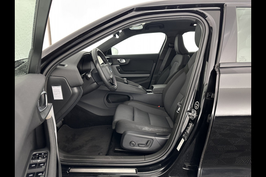 Polestar 2 Long Range Dual Motor Launch Edition 78kWh [ 3-Fase ] (INCL.BTW) *PANO | NAVI-FULLMAP | FULL-LED | ADAPTIVE-CRUISE | BLIND-SPOT | TOP-VIEW | KEYLESS | LANE-ASSIST | DIGI-COCKPIT | CARPLAY | DAB+ | HEATED-COMFORTSEATS | ECC | MEMORY-PACK | PDC |