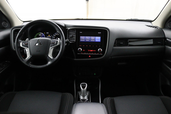 Mitsubishi Outlander 2.4 PHEV Pure*AUTOM.*ECC*CRUISE*NAVI*CAM*TEL*
