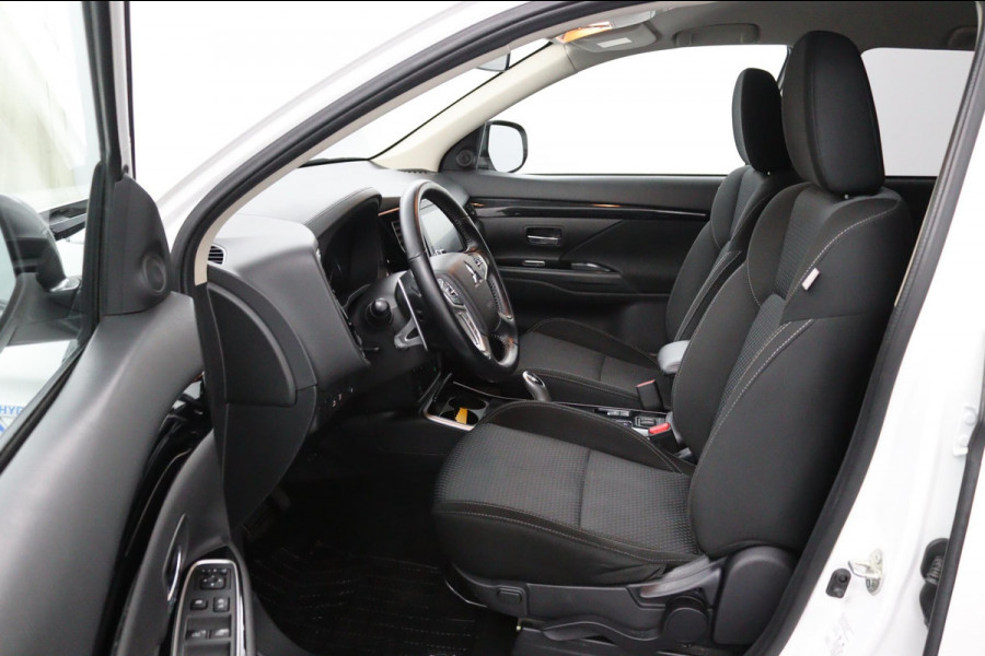 Mitsubishi Outlander 2.4 PHEV Pure*AUTOM.*ECC*CRUISE*NAVI*CAM*TEL*