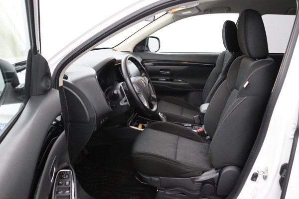 Mitsubishi Outlander 2.4 PHEV Pure*AUTOM.*ECC*CRUISE*NAVI*CAM*TEL*