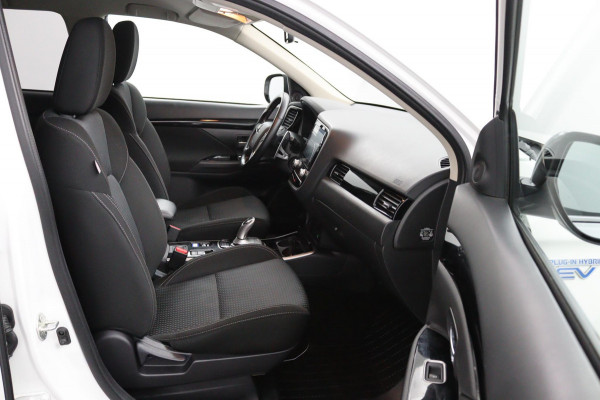 Mitsubishi Outlander 2.4 PHEV Pure*AUTOM.*ECC*CRUISE*NAVI*CAM*TEL*
