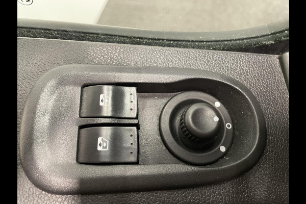 Renault Master T35 2.3 dCi L2H2 130PK Airco Cruise Control Navi PDA achter 2-zits