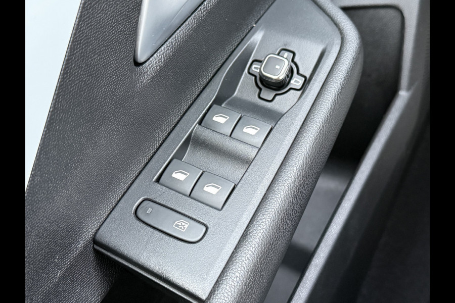 Opel Astra BWJ 2022 | 1.2 131PK Business Edition | CLIMA | NAVI | STOELVERW | PRIVACY GLASS | CAMERA A |