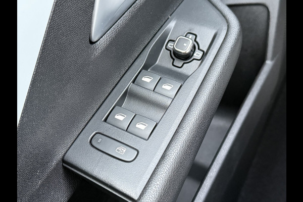 Opel Astra BWJ 2022 | 1.2 131PK Business Edition | CLIMA | NAVI | STOELVERW | PRIVACY GLASS | CAMERA A |