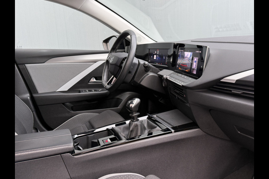 Opel Astra BWJ 2022 | 1.2 131PK Business Edition | CLIMA | NAVI | STOELVERW | PRIVACY GLASS | CAMERA A |