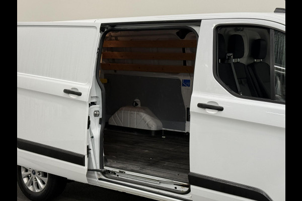 Ford Transit Custom L2H1 Trend 130PK Automaat Navigatie DAB Parkeersensoren Airco Camera Carplay