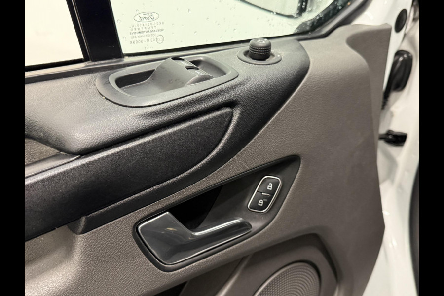 Ford Transit Custom L2H1 Trend 130PK Automaat Navigatie DAB Parkeersensoren Airco Camera Carplay