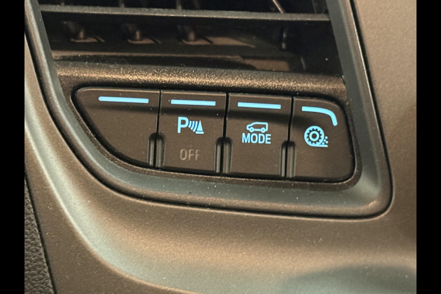 Ford Transit Custom L2H1 Trend 130PK Automaat Navigatie DAB Parkeersensoren Airco Camera Carplay