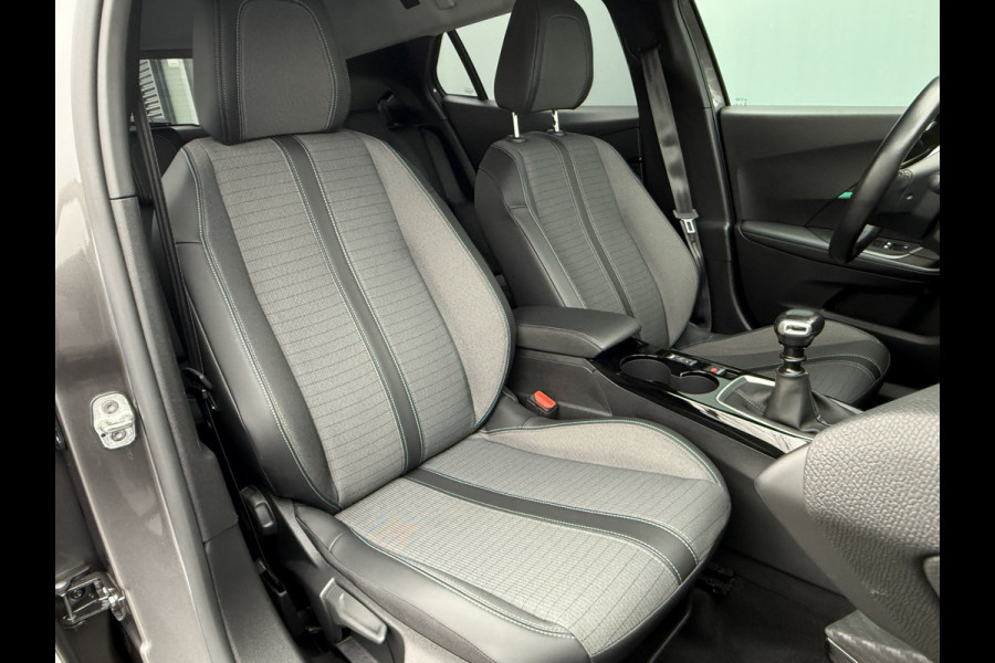 Peugeot 2008 BWJ 2021 | 1.2PT 101PK Allure | TREKHAAK | CAMERA A | CLIMA | NAVI | CRUISE | PRIVACY GLASS | CARPLAY |