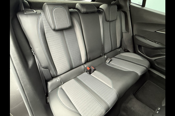 Peugeot 2008 BWJ 2021 | 1.2PT 101PK Allure | TREKHAAK | CAMERA A | CLIMA | NAVI | CRUISE | PRIVACY GLASS | CARPLAY |