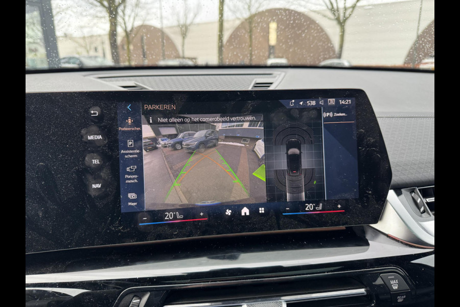 BMW iX2 eDrive20 67 kWh SOH 100% | M SPORT | ORIG NL AUTO | 1E EIG. | TOPSTAAT! | 100% ONGEVAL VERLEDEN VRIJ! | DAB+ | ACTIVE GUARD | PARK PACKAGE | COMFORT ACCES | STOELVERWARMING | FABRIEKSGARANTIE TOT 11-2027 OF TOT 200.000KM