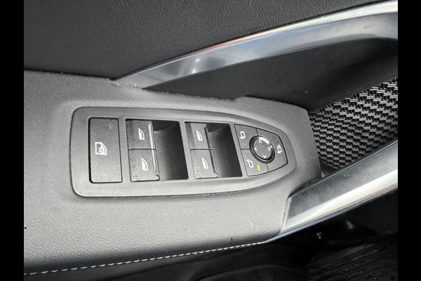 BMW iX2 eDrive20 67 kWh SOH 100% | M SPORT | ORIG NL AUTO | 1E EIG. | TOPSTAAT! | 100% ONGEVAL VERLEDEN VRIJ! | DAB+ | ACTIVE GUARD | PARK PACKAGE | COMFORT ACCES | STOELVERWARMING | FABRIEKSGARANTIE TOT 11-2027 OF TOT 200.000KM