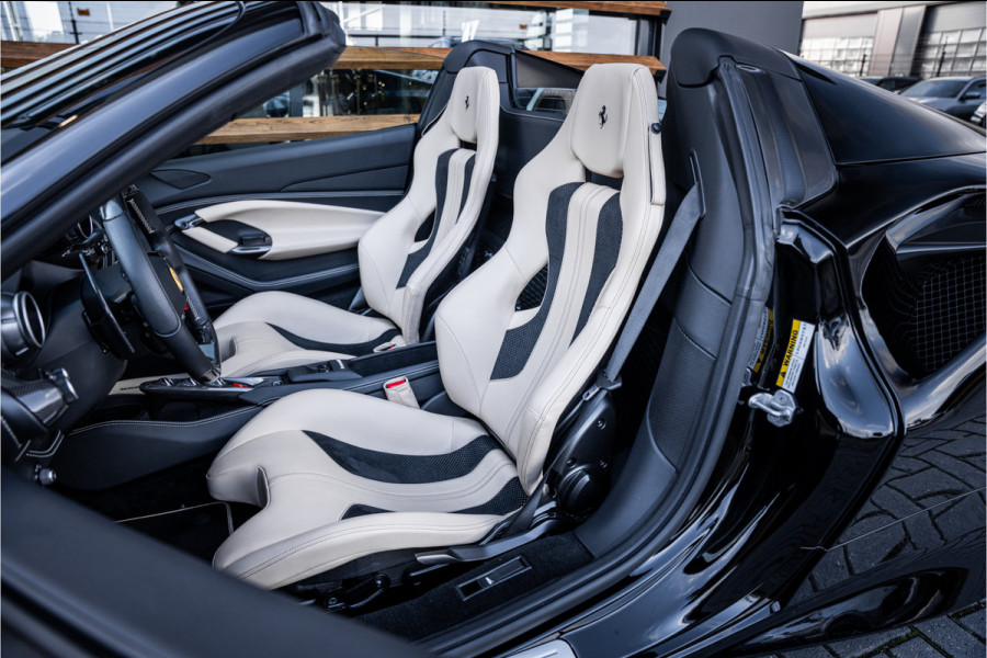 Ferrari F8 Spider 3.9 V8 HELE - Origineel NL | Akrapovic 50 Years | Nero | Carbon Racing Seats | Lift | Camera