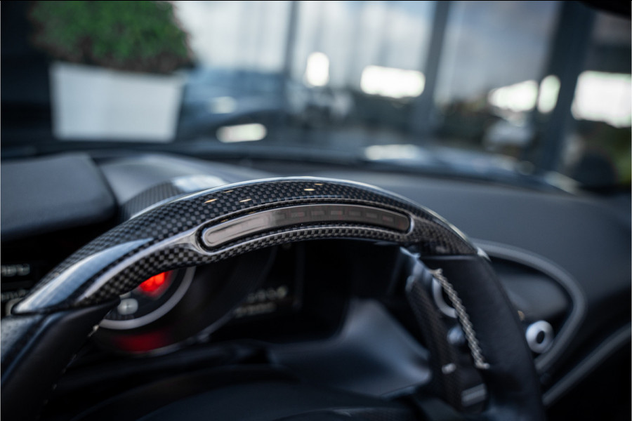 Ferrari F8 Spider 3.9 V8 HELE - Origineel NL | Akrapovic 50 Years | Nero | Carbon Racing Seats | Lift | Camera