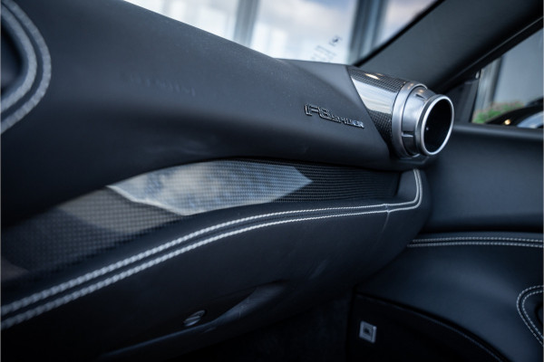 Ferrari F8 Spider 3.9 V8 HELE - Origineel NL | Akrapovic 50 Years | Nero | Carbon Racing Seats | Lift | Camera