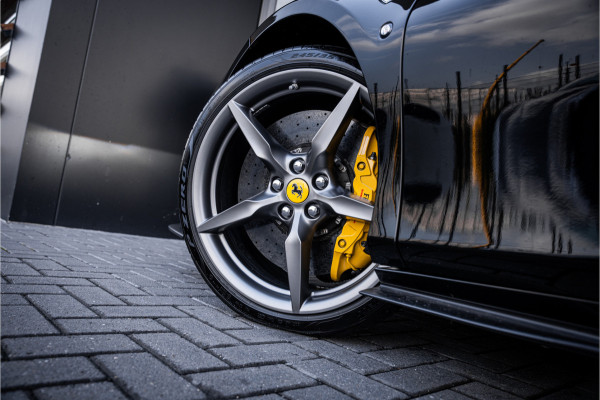 Ferrari F8 Spider 3.9 V8 HELE - Origineel NL | Akrapovic 50 Years | Nero | Carbon Racing Seats | Lift | Camera