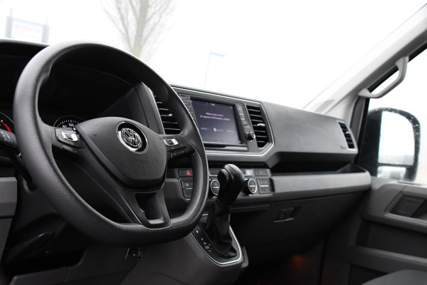 Volkswagen Crafter 35 2.0 TDI L4H4 Highline Adaptieve Cruise, Camera, Carplay, LED, Clima, Automaat, Sensoren, 177pk, Trekhaak, Sensoren, Uniek! camper project