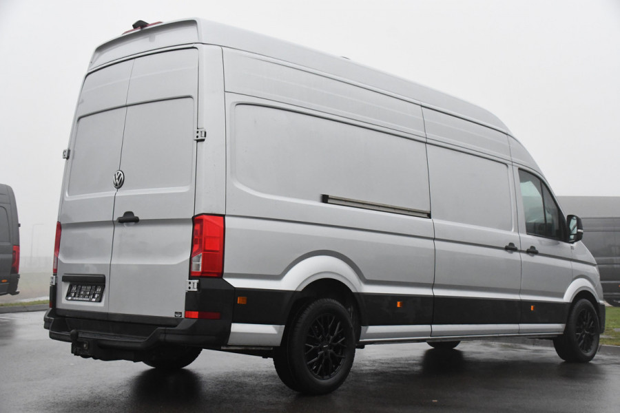 Volkswagen Crafter 35 2.0 TDI L4H4 Highline Adaptieve Cruise, Camera, Carplay, LED, Clima, Automaat, Sensoren, 177pk, Trekhaak, Sensoren, Uniek! camper project
