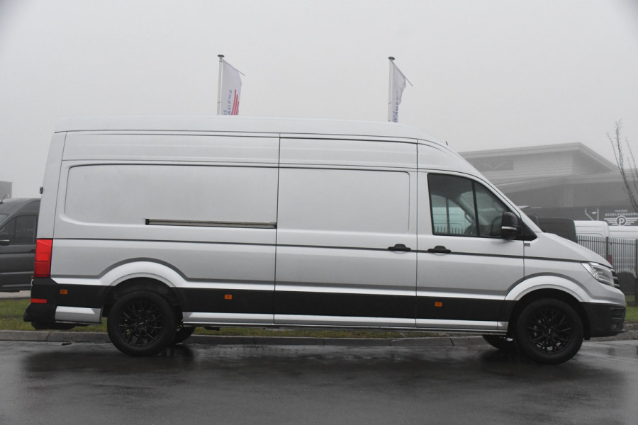 Volkswagen Crafter 35 2.0 TDI L4H4 Highline Adaptieve Cruise, Camera, Carplay, LED, Clima, Automaat, Sensoren, 177pk, Trekhaak, Sensoren, Uniek! camper project