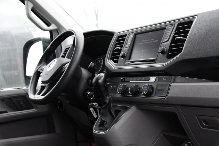 Volkswagen Crafter 35 2.0 TDI L4H4 Highline Adaptieve Cruise, Camera, Carplay, LED, Clima, Automaat, Sensoren, 177pk, Trekhaak, Sensoren, Uniek! camper project