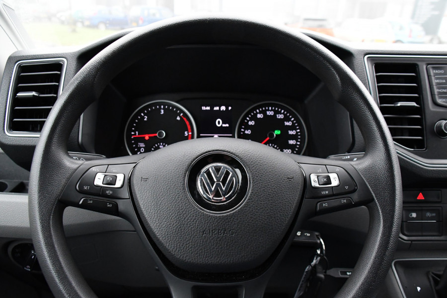 Volkswagen Crafter 35 2.0 TDI L4H4 Highline Adaptieve Cruise, Camera, Carplay, LED, Clima, Automaat, Sensoren, 177pk, Trekhaak, Sensoren, Uniek! camper project