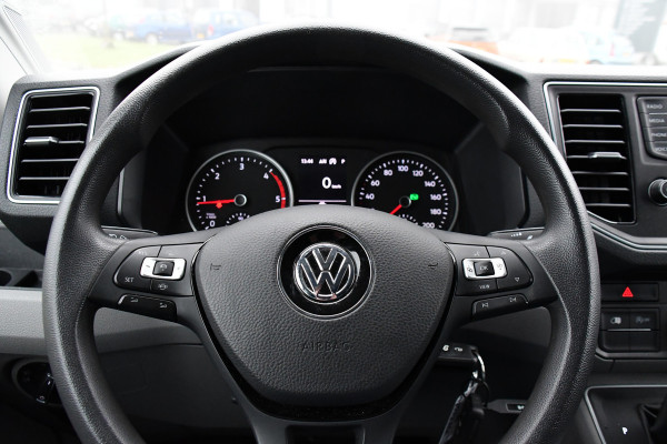 Volkswagen Crafter 35 2.0 TDI L4H4 Highline Adaptieve Cruise, Camera, Carplay, LED, Clima, Automaat, Sensoren, 177pk, Trekhaak, Sensoren, Uniek! camper project