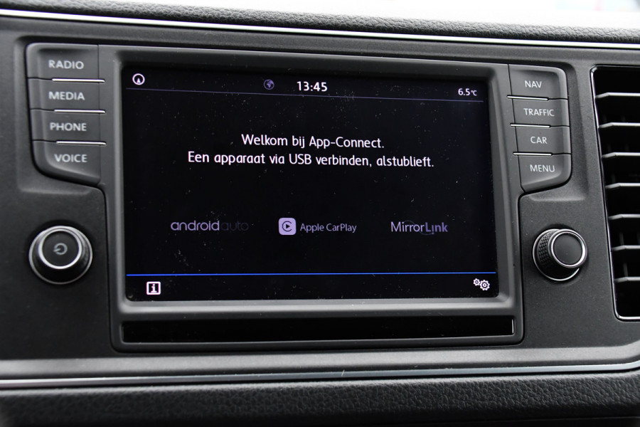 Volkswagen Crafter 35 2.0 TDI L4H4 Highline Adaptieve Cruise, Camera, Carplay, LED, Clima, Automaat, Sensoren, 177pk, Trekhaak, Sensoren, Uniek! camper project