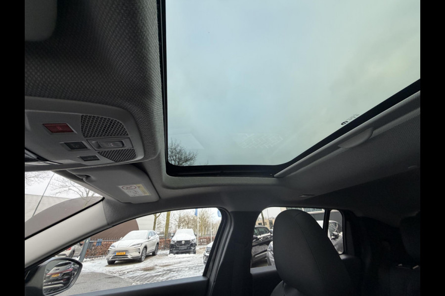 Jeep Avenger 1.2 e-Hybrid Summit 145pk AUTOMAAT | 1e EIGENAAR | JBL AUDIO | STOELVERWARMING | DEALER ONDERHOUDEN | RIJKLAARPRIJS INCL. 12MND BOVAG