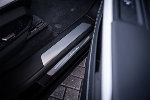 Lamborghini Urus 4.0 V8 Hybrid SE - Incl. BTW | Panorama | B&O Adv. | Memory | Stoelkoeling & Massage