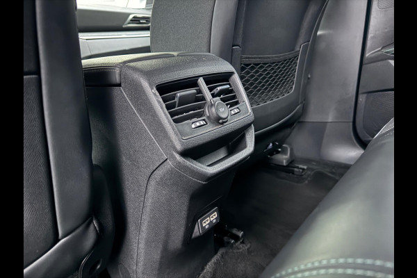 Peugeot 3008 1.6 HYbrid 300PK 360°Camera Nav
