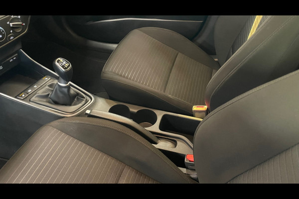 Hyundai i20 1.0 T-GDI Comfort, Airco, Carplay, Camera, Cruise control.