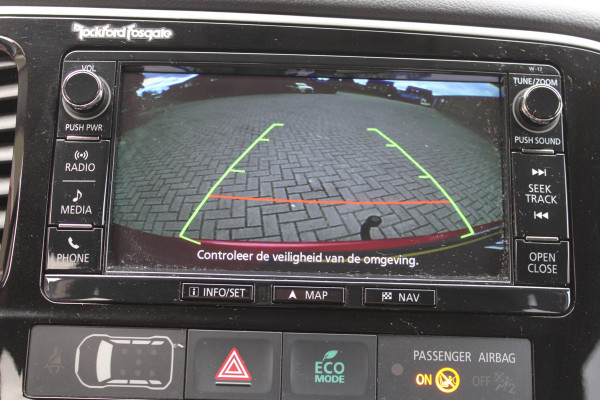 Mitsubishi Outlander 2.0 PHEV Premium 4WD NAVI TREKHAAK ECC 112000KM!!