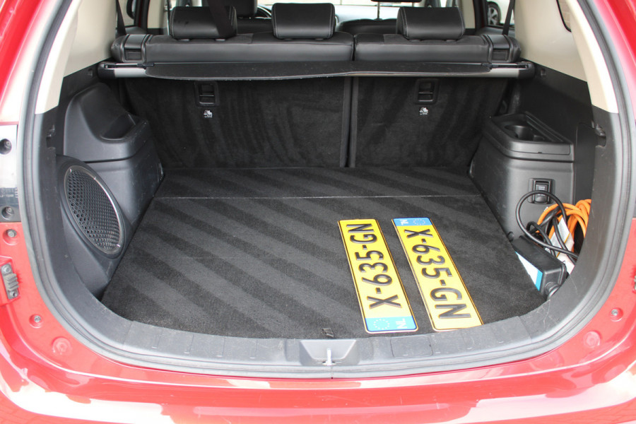 Mitsubishi Outlander 2.0 PHEV Premium 4WD NAVI TREKHAAK ECC 112000KM!!